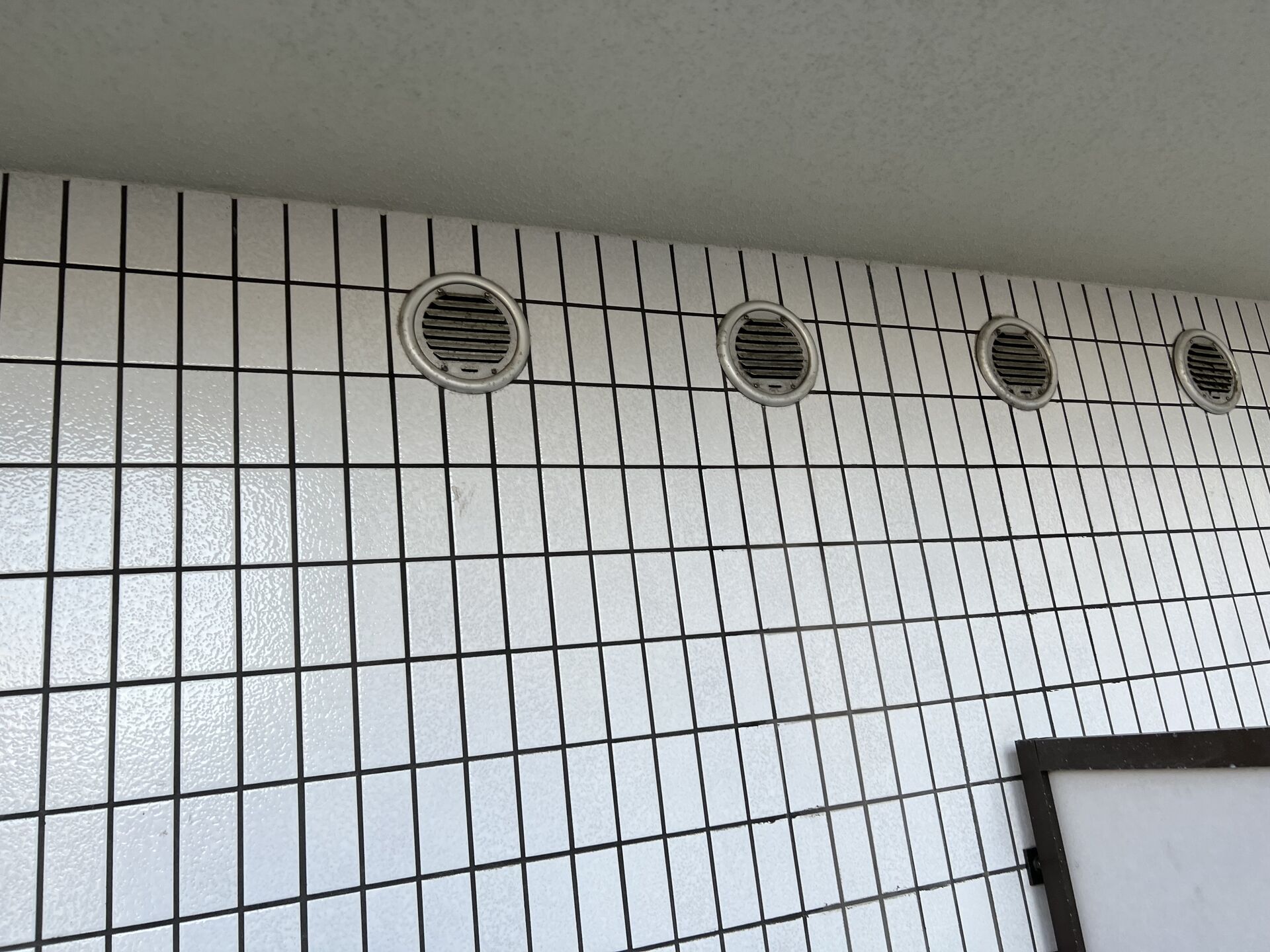 マンションの排気口の清掃